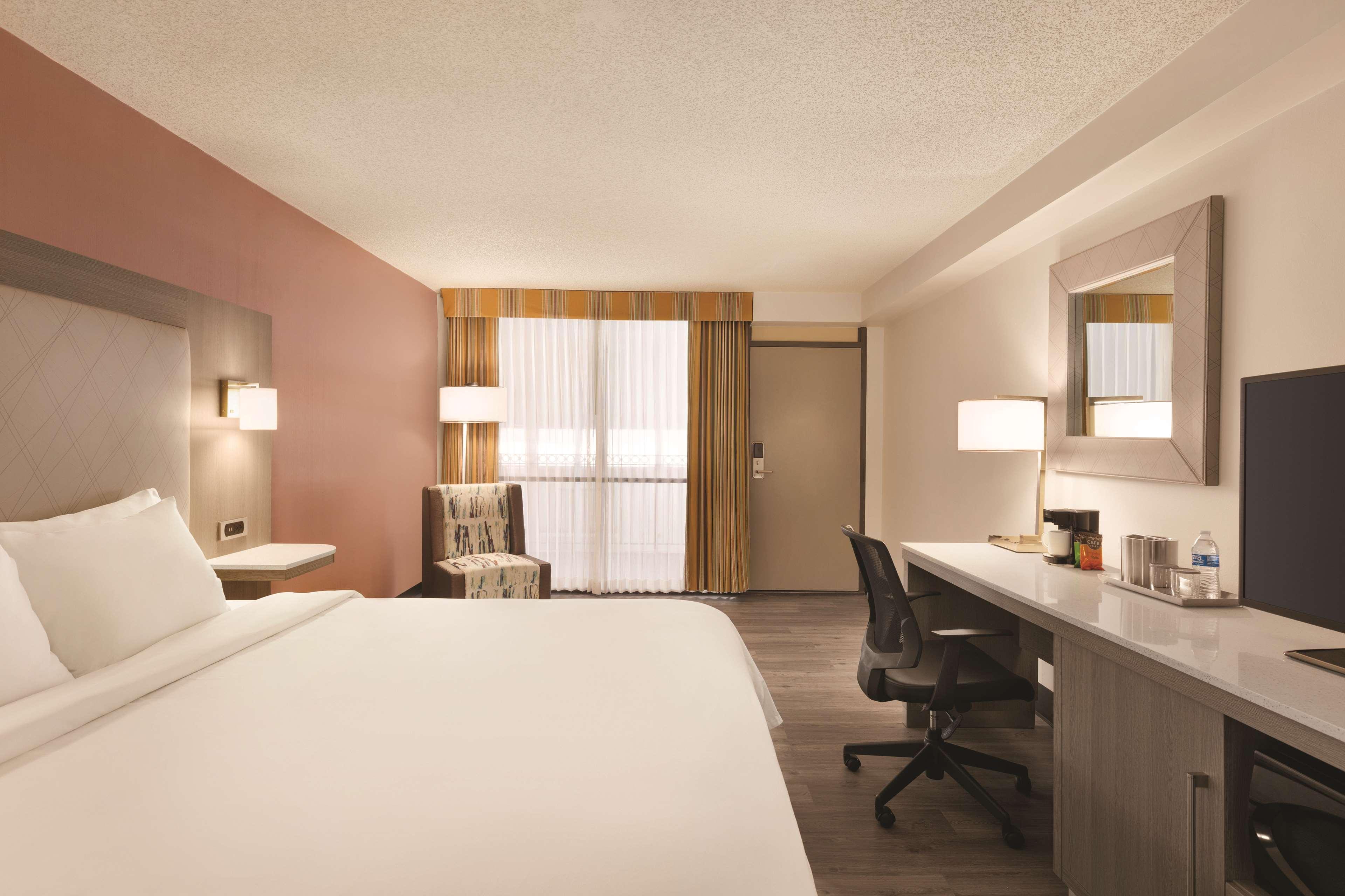 Radisson Hotel Lenexa Overland Park Esterno foto