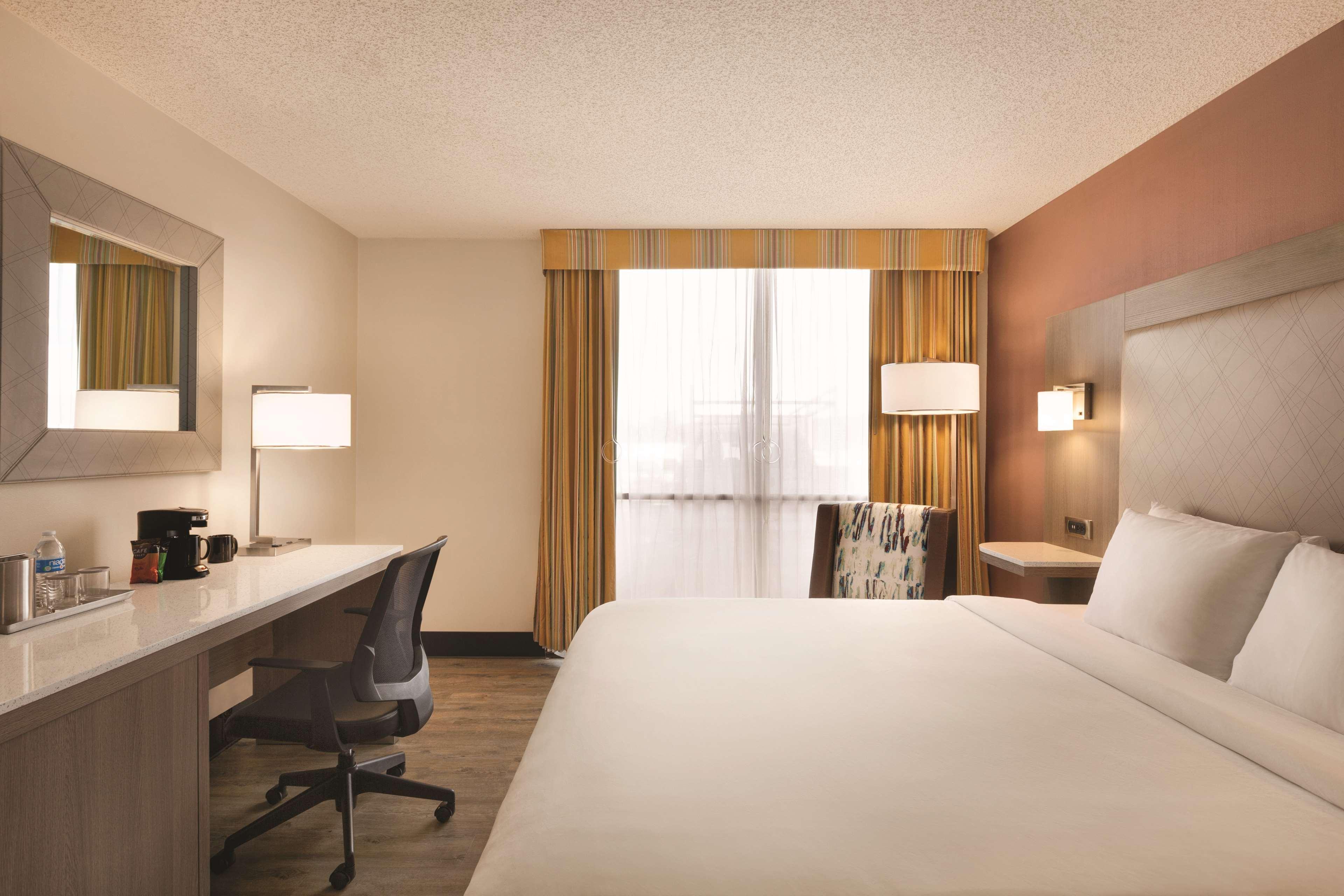 Radisson Hotel Lenexa Overland Park Esterno foto