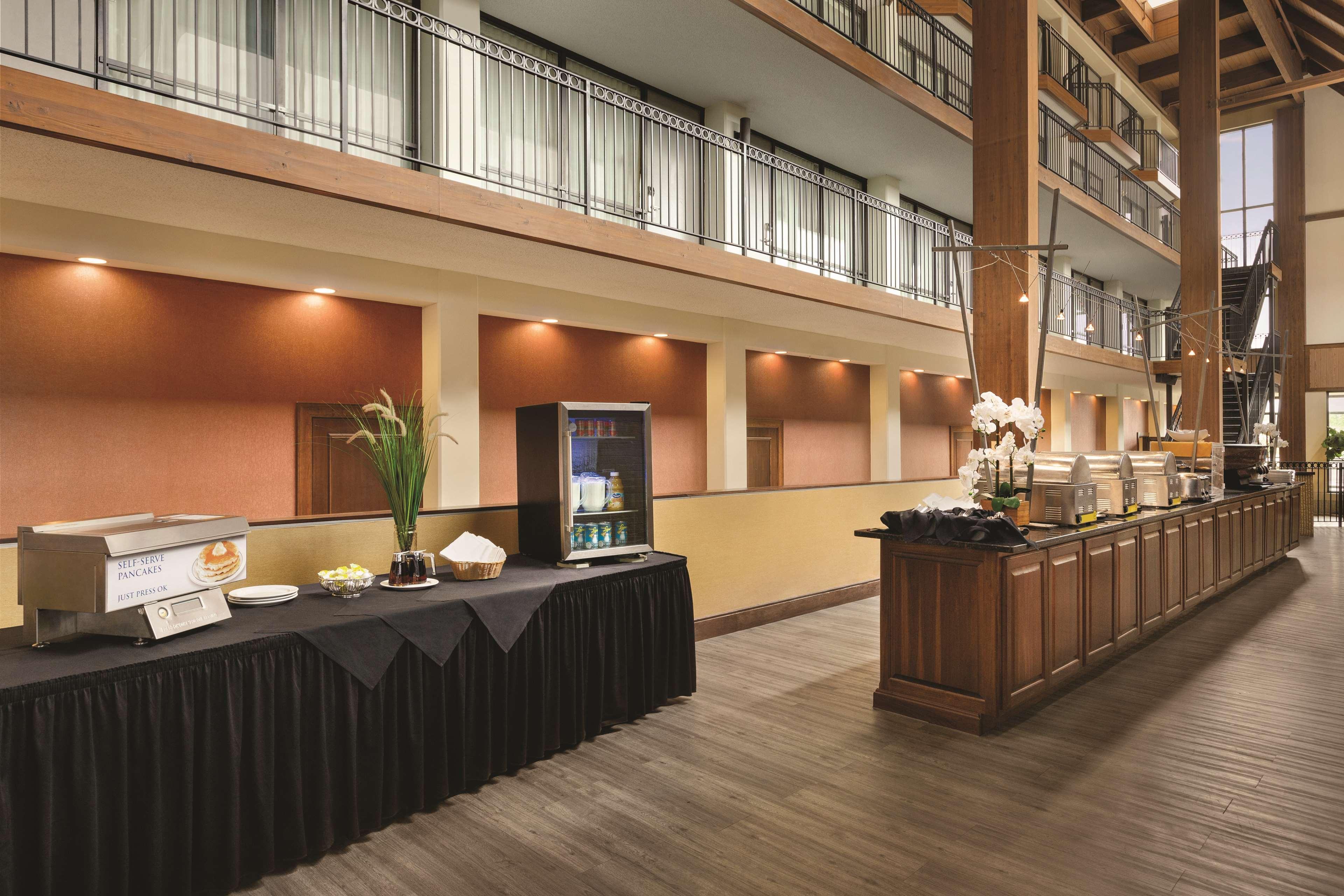 Radisson Hotel Lenexa Overland Park Esterno foto