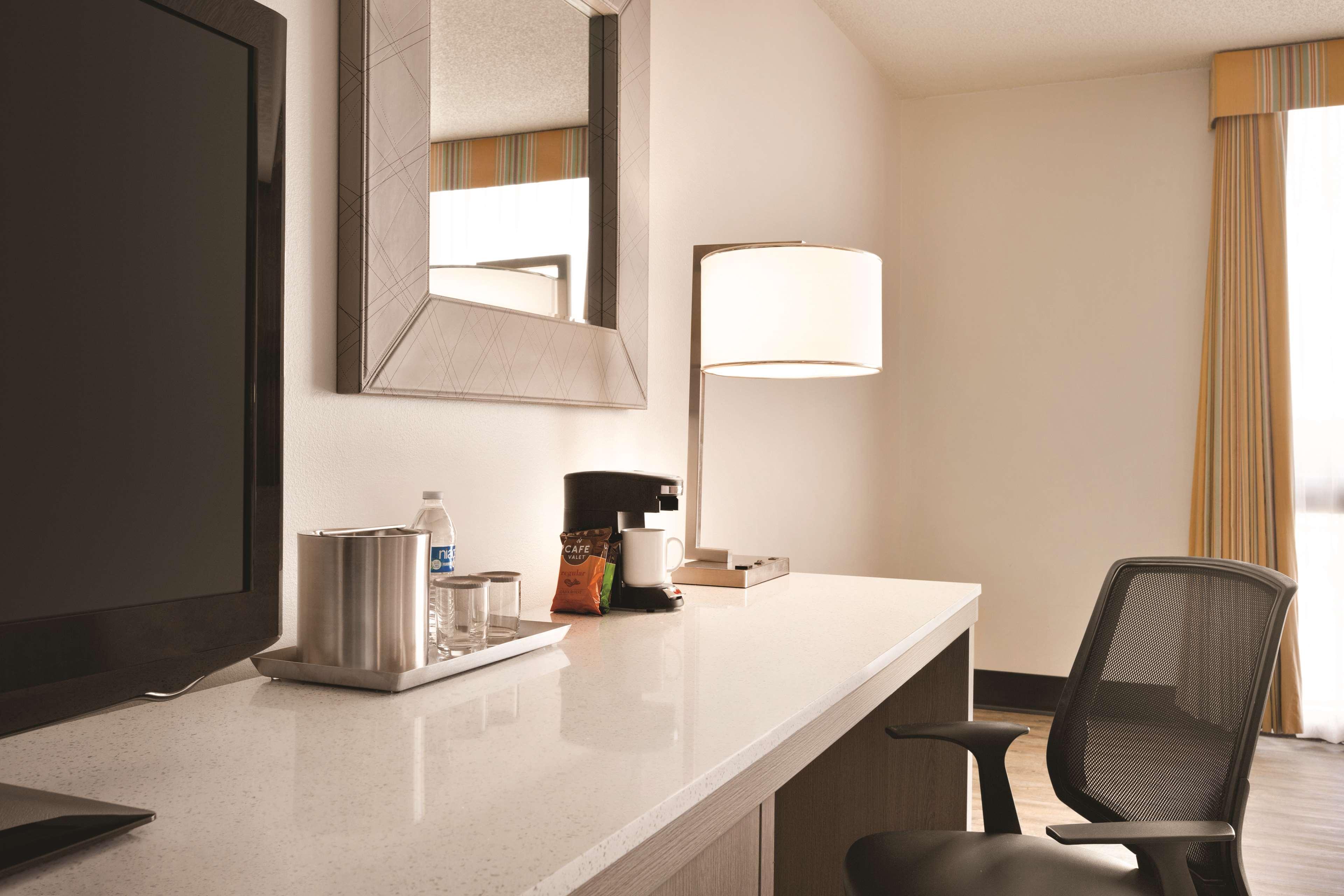 Radisson Hotel Lenexa Overland Park Esterno foto
