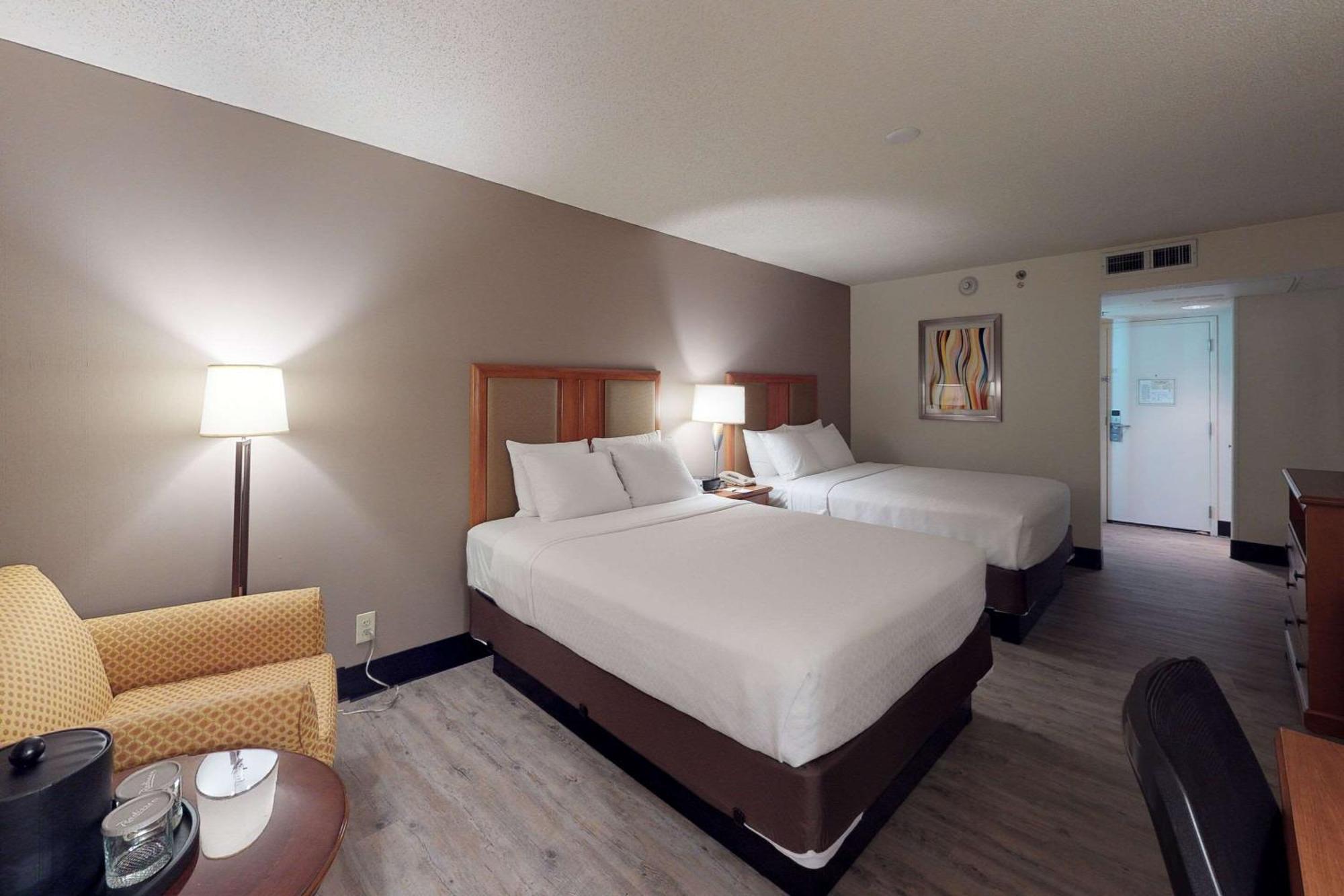 Radisson Hotel Lenexa Overland Park Esterno foto