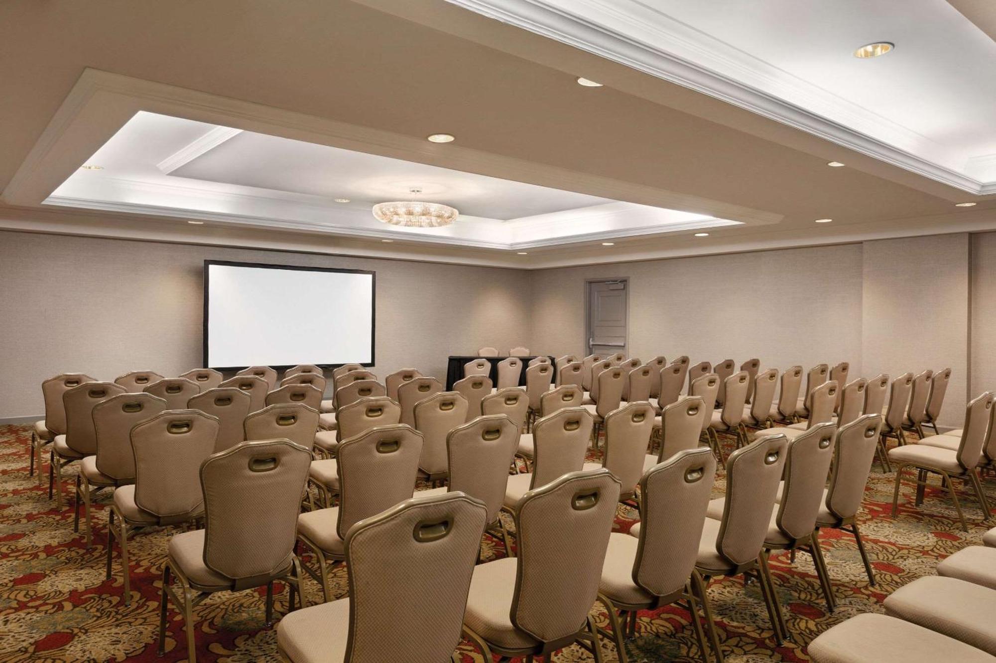Radisson Hotel Lenexa Overland Park Esterno foto